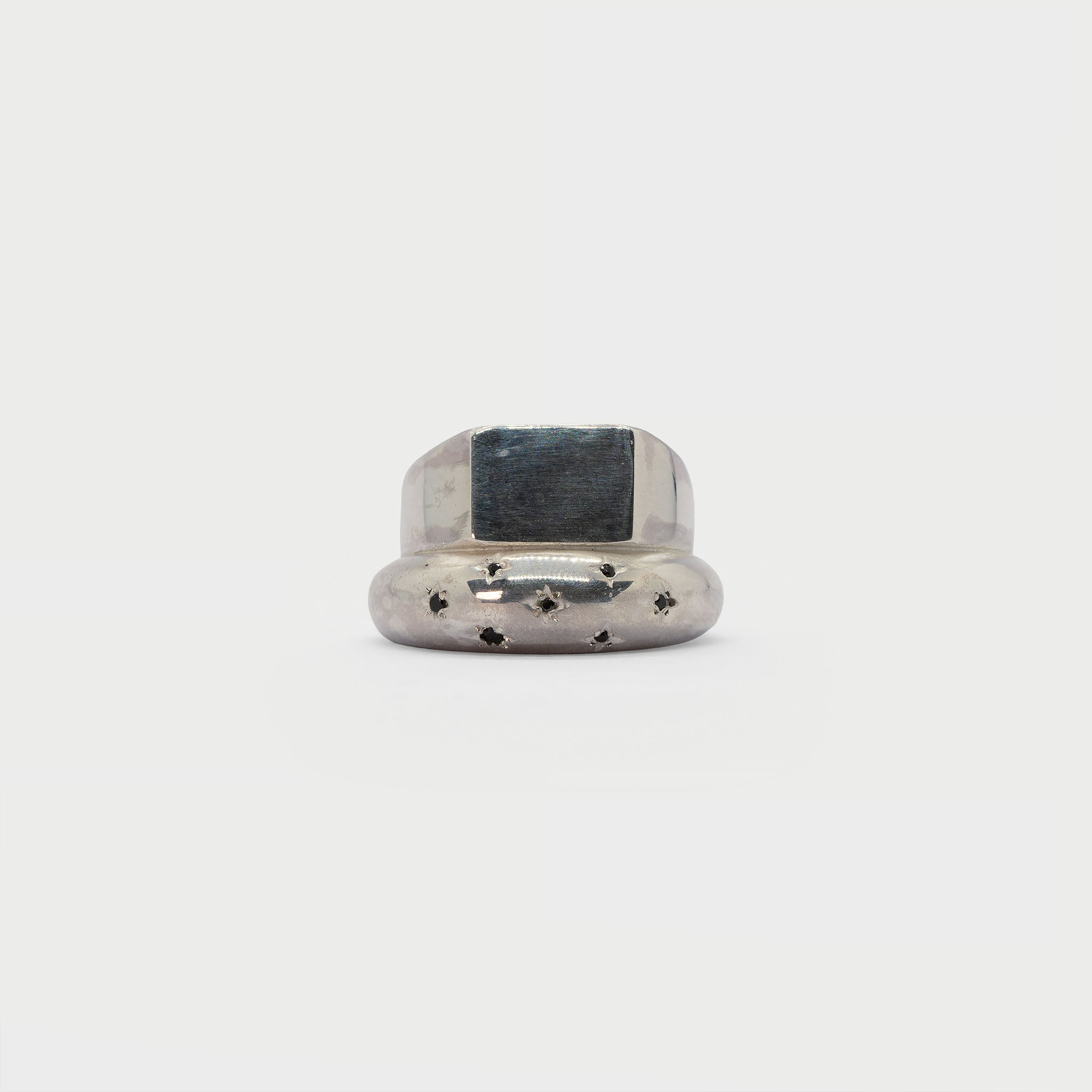 Signet ring and puff ring band.